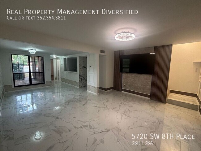 Building Photo - 5720 SW 8th Pl