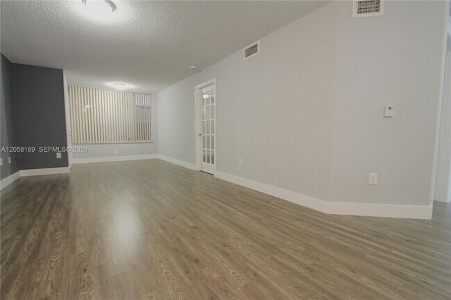 Building Photo - 2803 N Oakland Forest Dr
