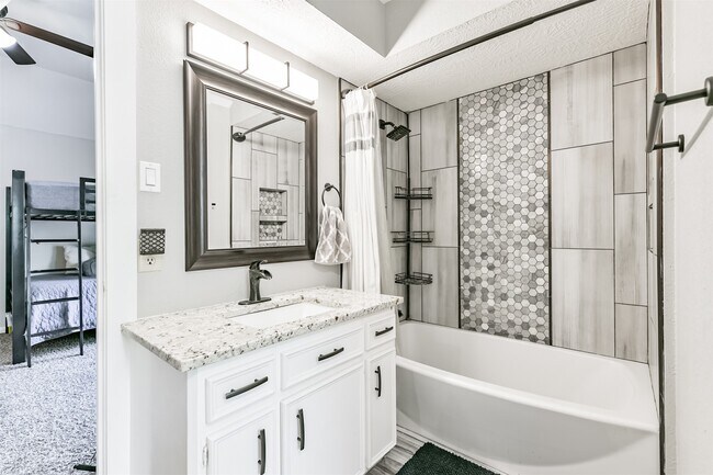 Building Photo - 11642 Cypresswood Dr