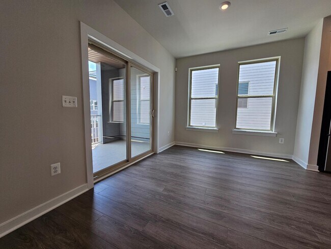Building Photo - 13721 COBBLE Loop