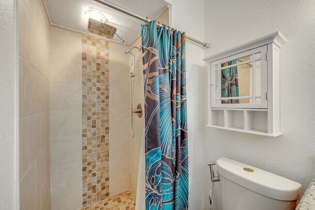 Building Photo - Remodeled 3/2 in Central Merritt Island!