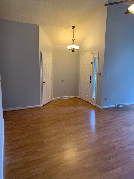 Front closet &amp; door - 2213 Briar Glen Rd