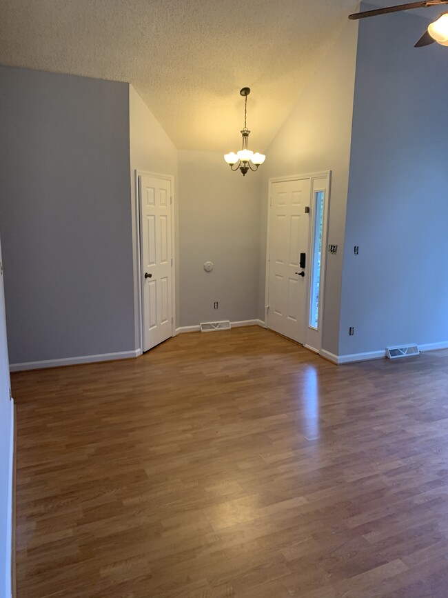 Front closet &amp; door - 2213 Briar Glen Rd