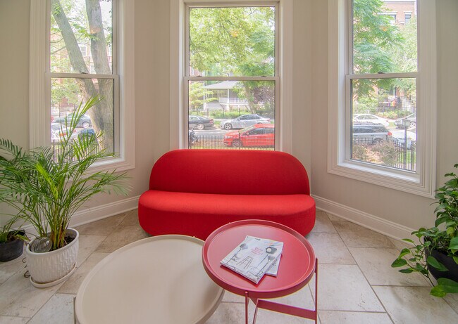 Building Photo - 5811 N Winthrop Ave