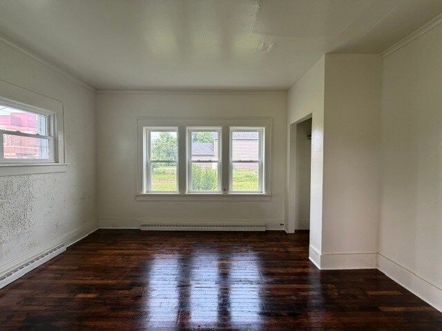 Building Photo - 626 E Dayton St