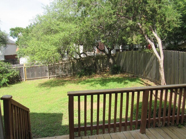 Building Photo - 3 - BEDROOM IN KNOLLCREEK