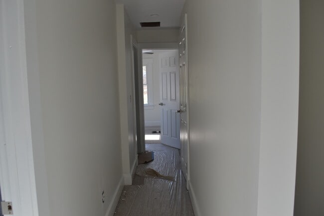 Building Photo - 20 Mcreynolds St