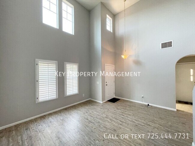 Building Photo - 605 Sonoran Heights Ave