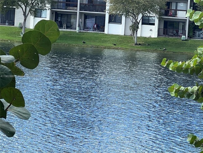 Building Photo - 10060 NW 9th St Cir