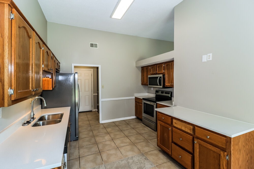 Building Photo - 1965 Abbott Cove