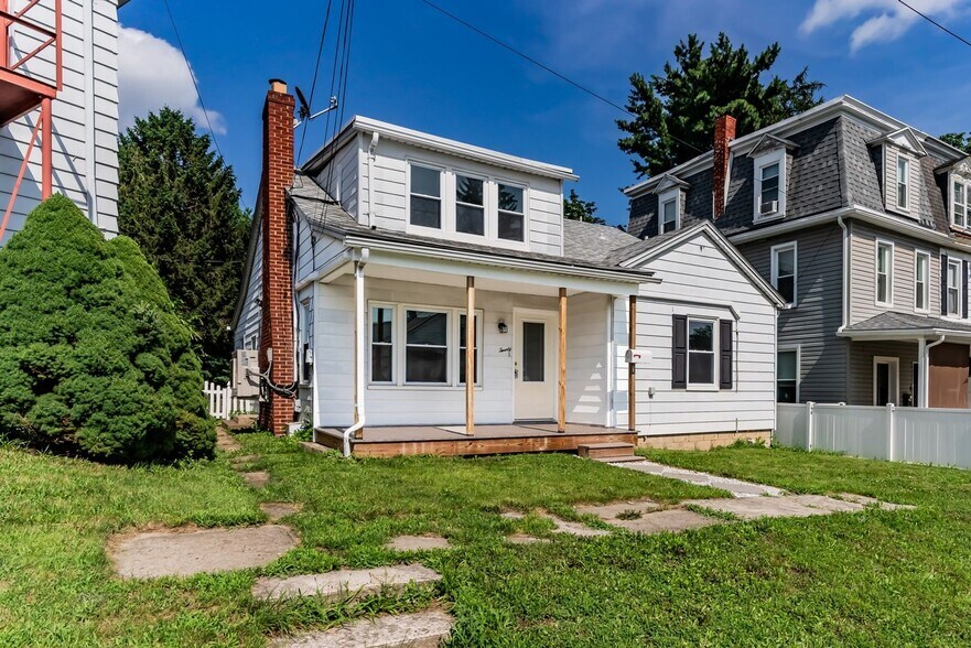 Building Photo - 20 Laurel St