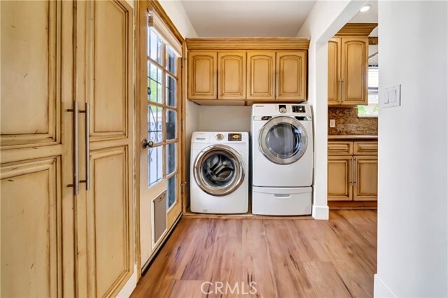 Building Photo - 16707 Moorpark St