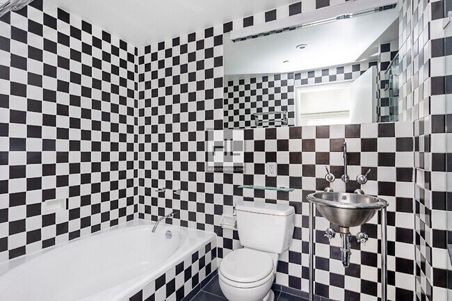 Building Photo - Madison Avenue