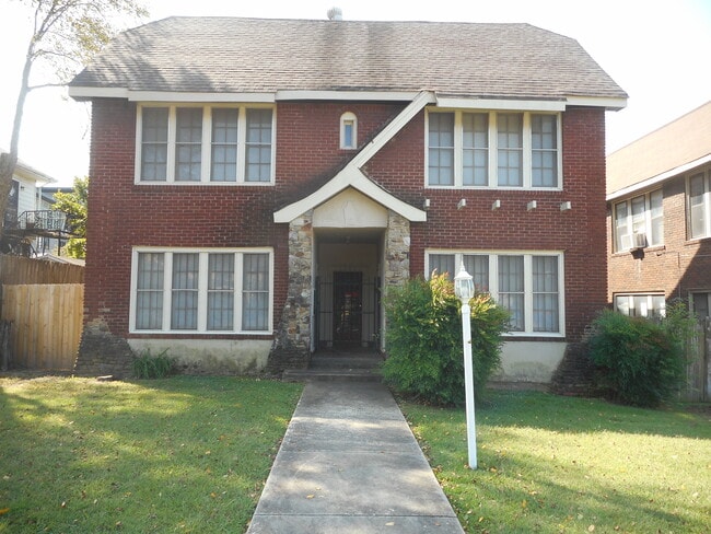 Building Photo - 233 Hawthorne St