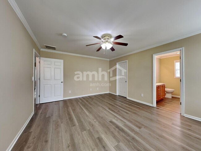 Building Photo - 4030 Creekside Ct