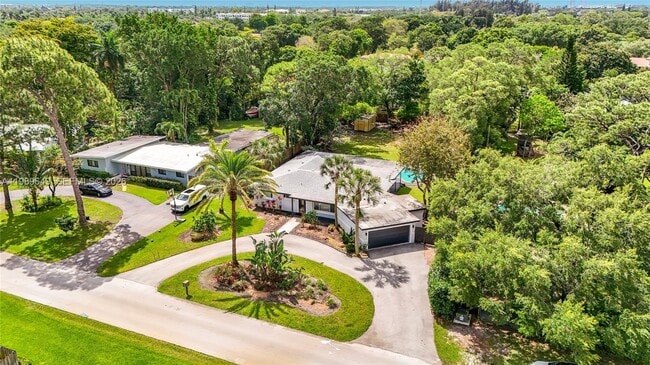 Building Photo - 4330 SW 7th St