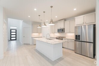Building Photo - 10711 Pine Pink