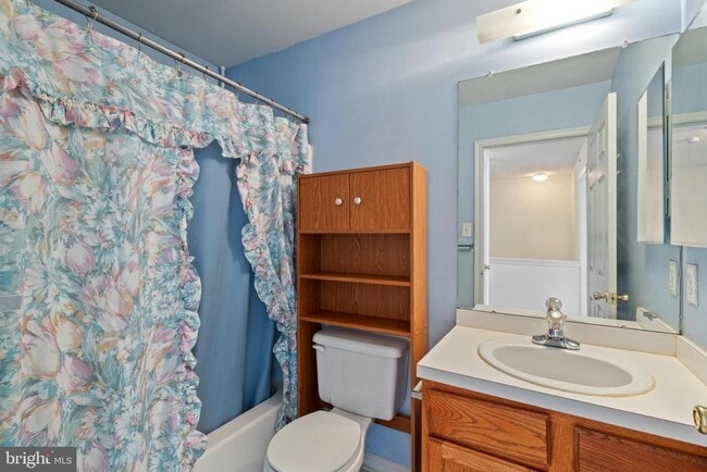 Building Photo - 1209 Blossom Cir