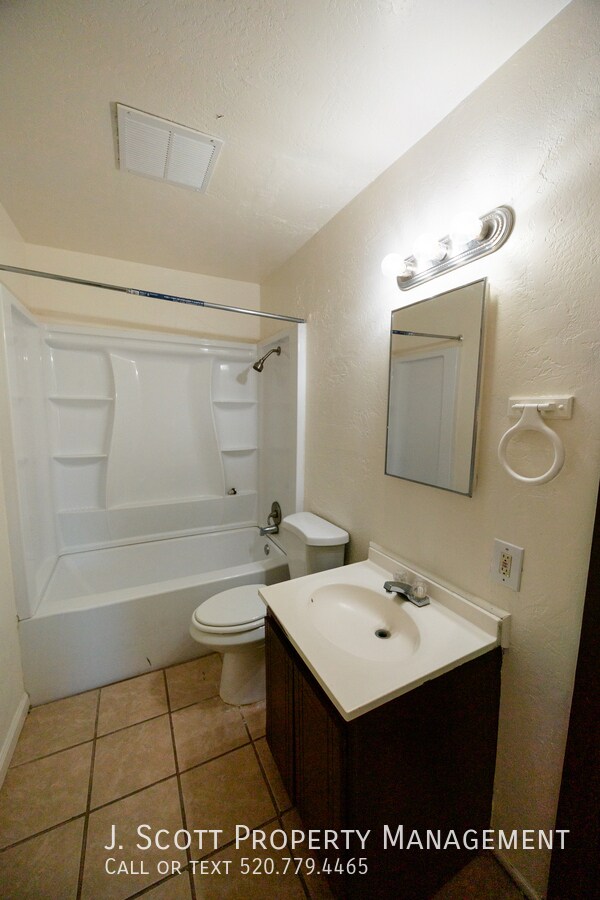 Building Photo - 6134 W Cavalier Dr