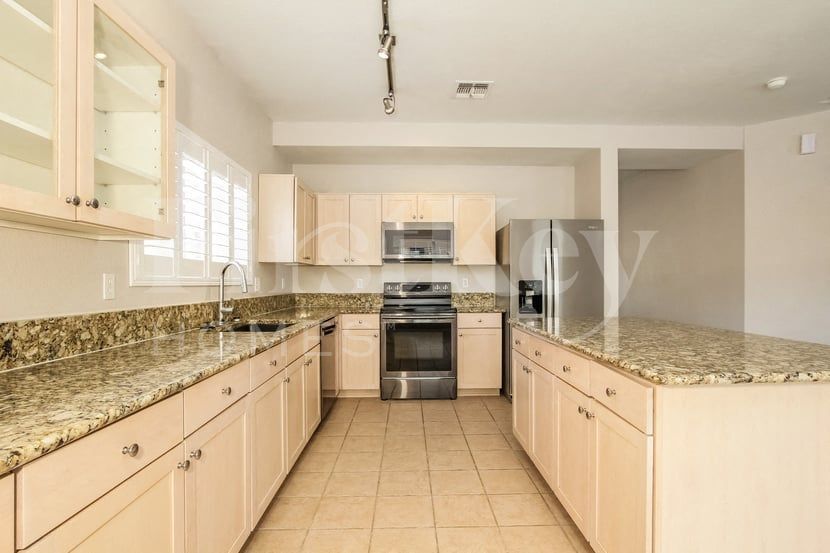 Building Photo - 2127 S Luther