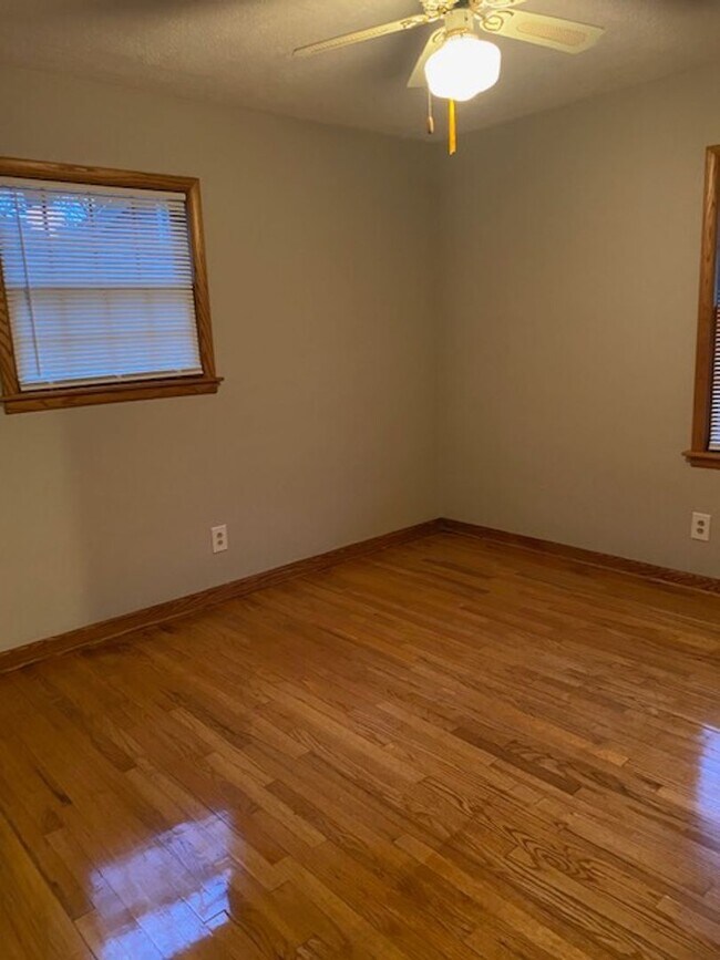 Building Photo - Ranch home with two car garage located on over 1/2 acre