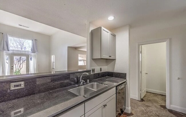 Building Photo - 1425 Bow Creek Ct
