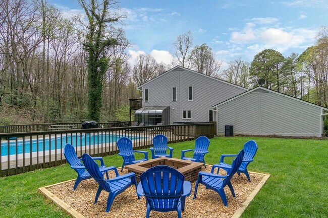 Building Photo - 19 Shady Brook Ln