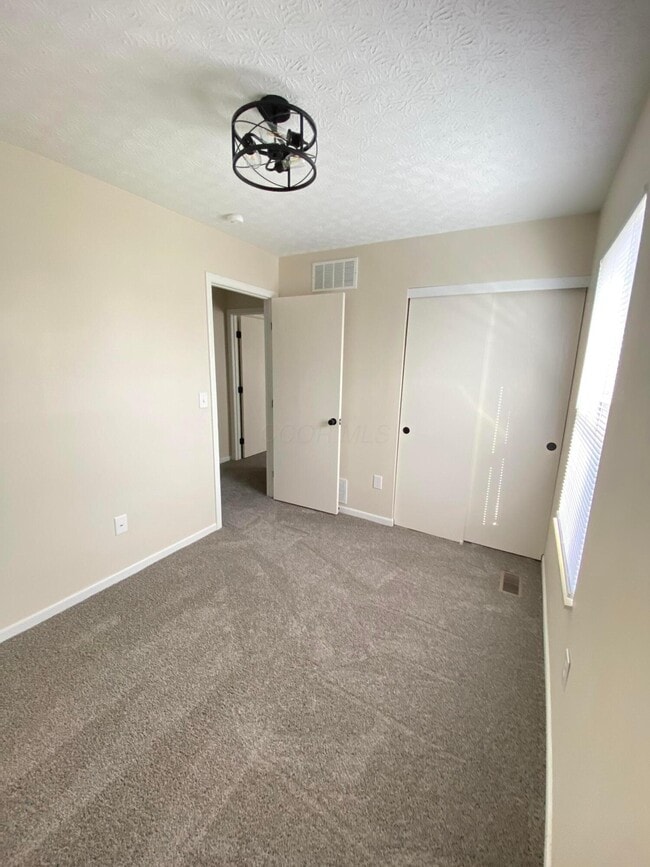 Building Photo - 6089 Pirthshire St