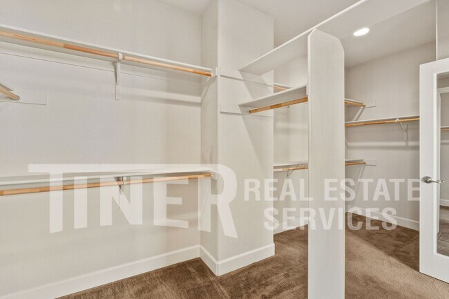 Building Photo - 7542 Pesaro Dr