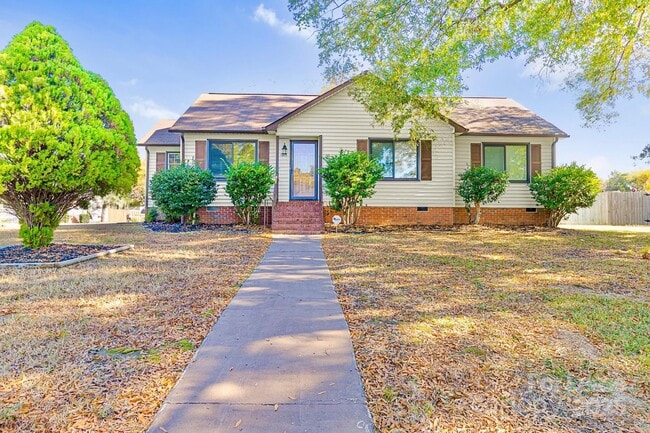 Building Photo - 7605 Bramblewood Dr