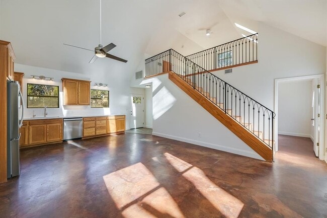 Building Photo - 302 Lago Verde Rd