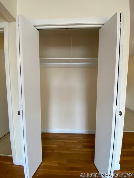 Building Photo - 75 Gardner St