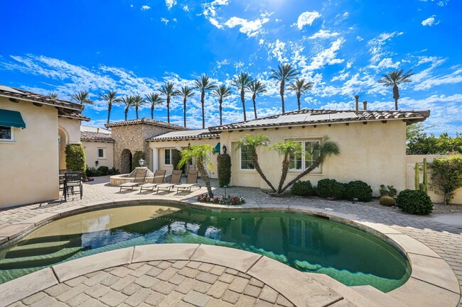 Building Photo - 56985 Village Dr