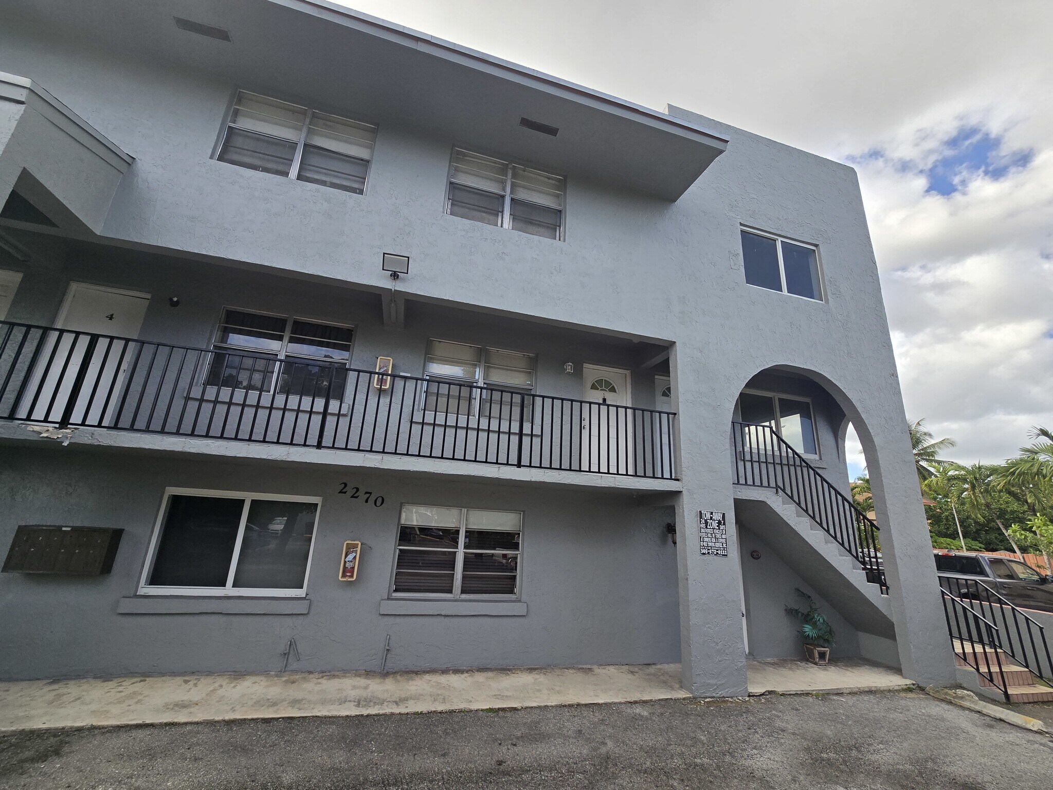 Building Photo - 2270 W 54th Pl