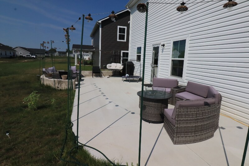 Building Photo - 1748 Plum Brook Dr