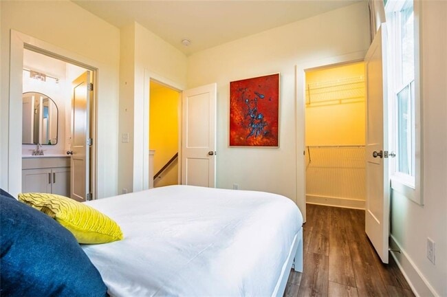 Building Photo - 305 Dilbeck Cir