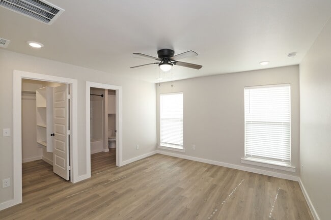 Building Photo - 9901 Yellowhouse Ave