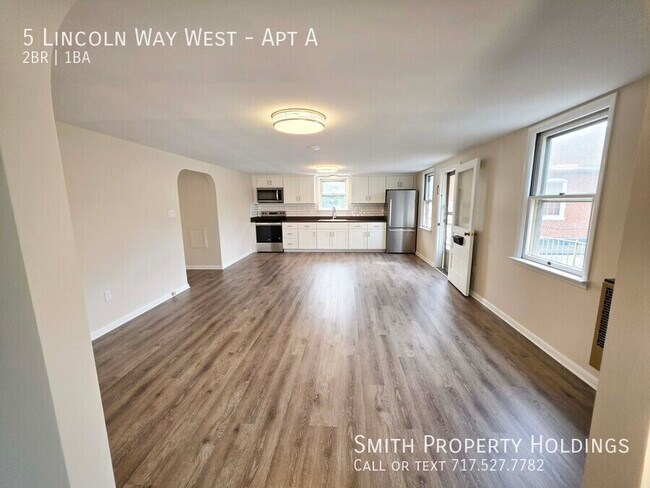 Building Photo - 5 Lincoln Way W