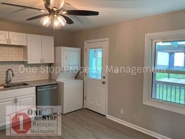 Building Photo - Beautiful 3 Bedroom 1 Bathroom Ranch Home ...