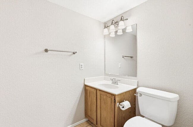 Building Photo - 1295 N Blackstone Dr