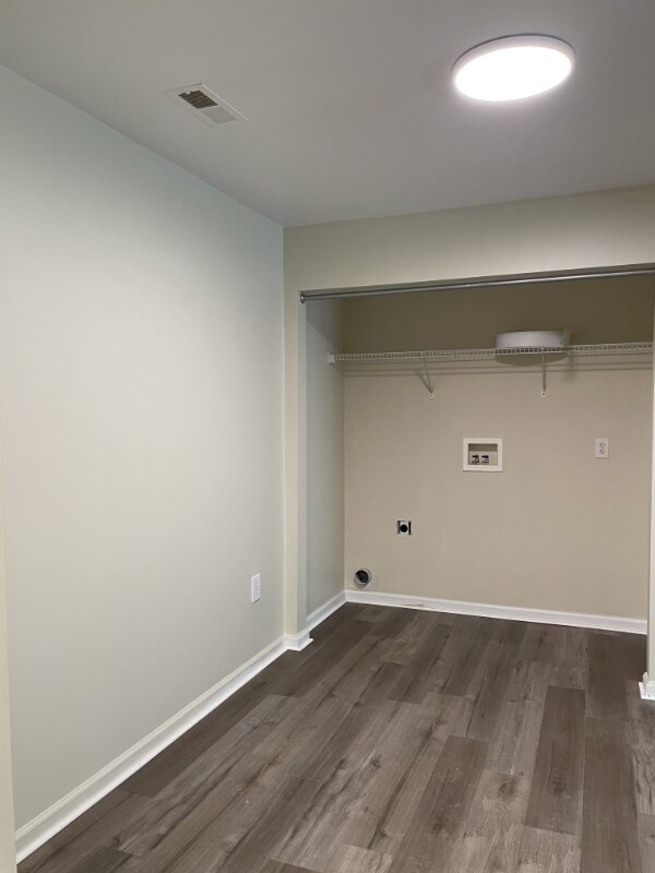 Building Photo - 585 Franklin Grove Church Rd