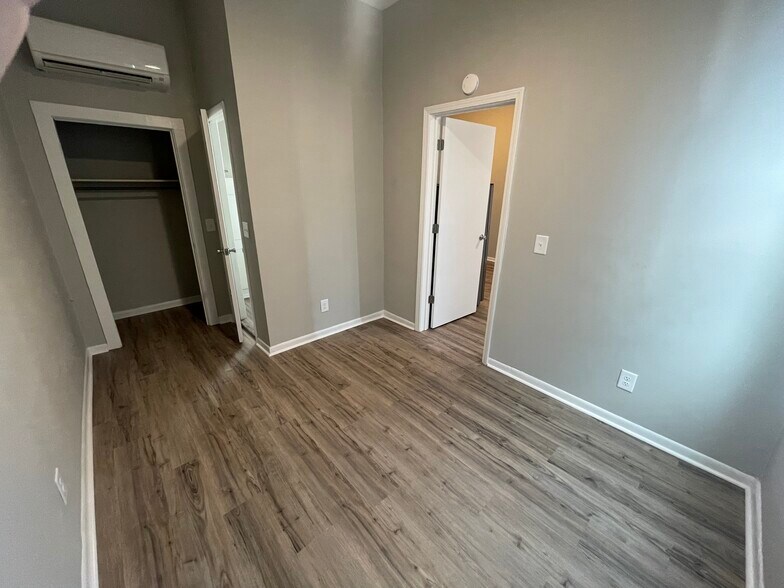 Building Photo - 1157 Olympia Ave