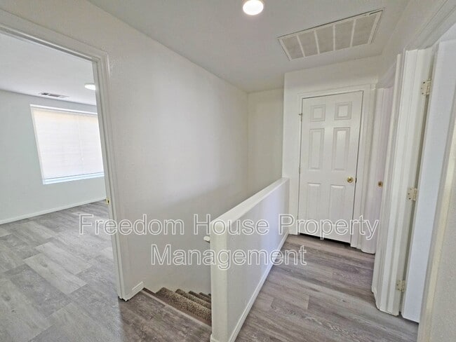 Building Photo - 670 Bourbon St