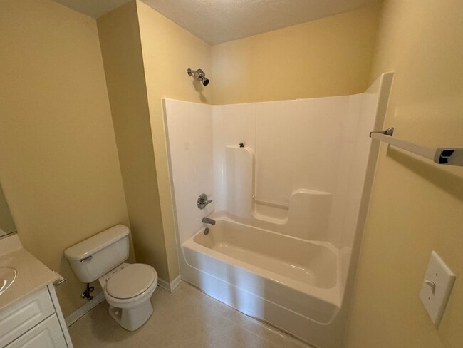 Building Photo - 442 Flowing Creek Dr