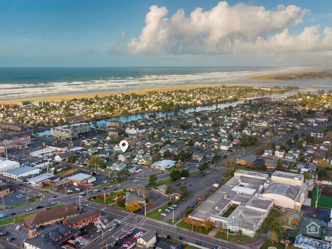 Building Photo - 849 1st Ave