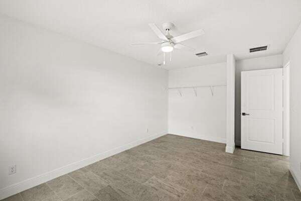 Building Photo - 5911 Seagrape Dr