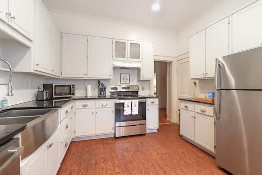 Building Photo - 2217 13th St