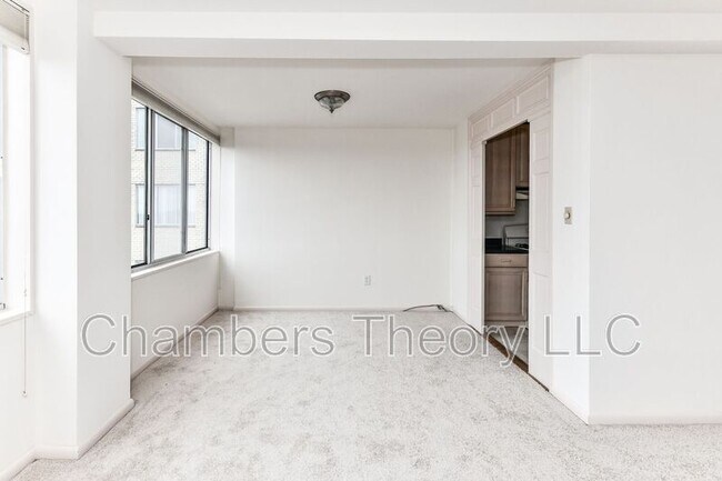 Building Photo - 6621 Wakefield Dr