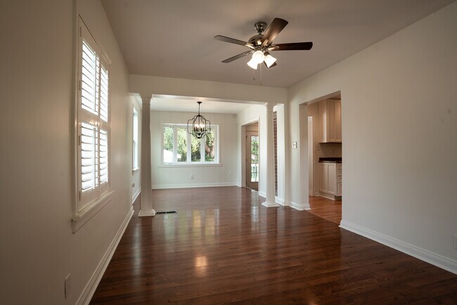 Building Photo - 218 Bramton Rd