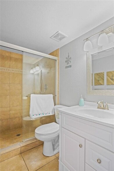 Building Photo - 1750 Belleair Forest Dr